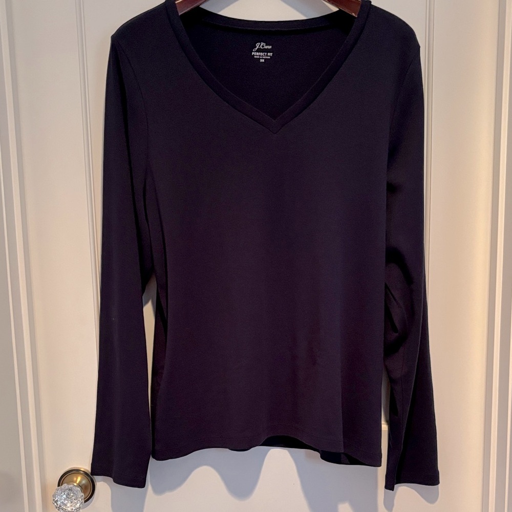 NWT J Crew Perfect Fit V neck long sleeve 100% cotton T shirt in navy blue